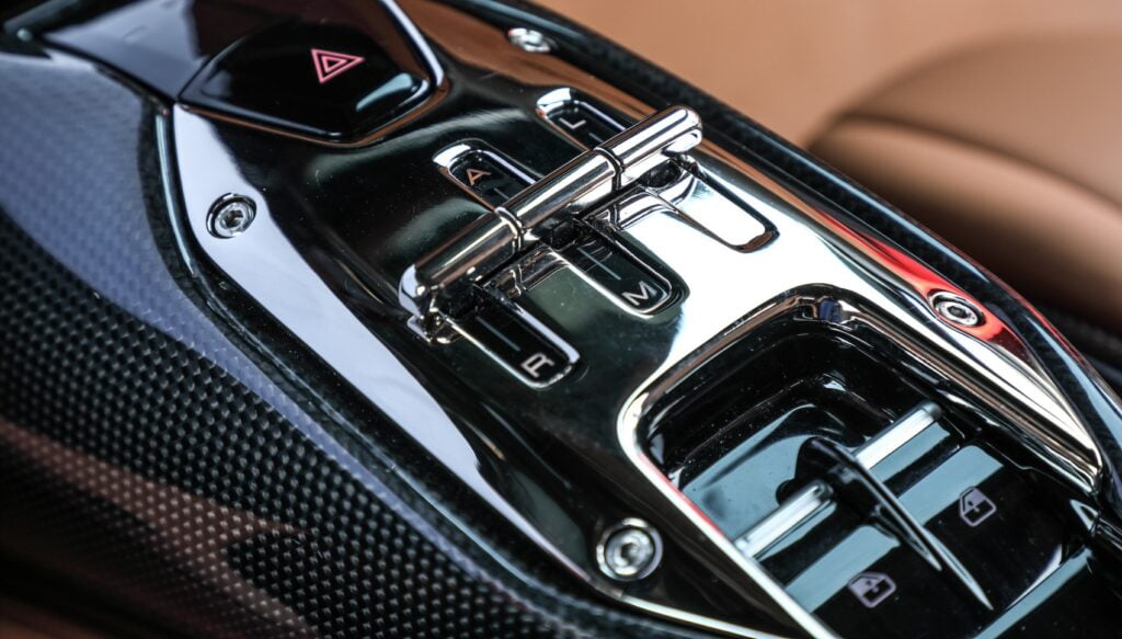 SF90StradaleInterior2