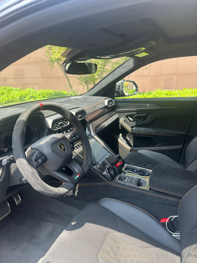 Lamborghini Urus Performante Black Interior 3