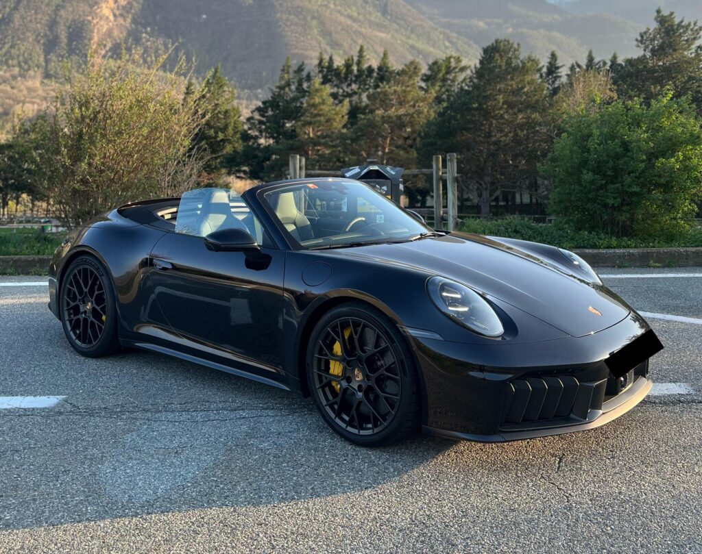 Porsche 911 Carrera 4 GTS 992.2 Side