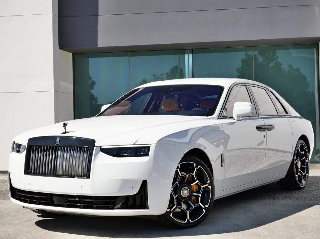 Rolls Royce Ghost White Black Badge Front