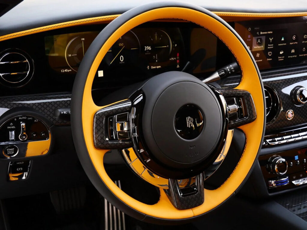 Rolls Royce Ghost White Black Badge Interior 4