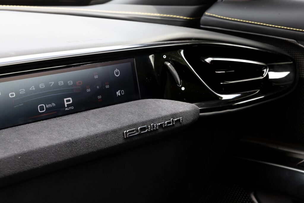 Ferrari 12 Cilindri Interior Red