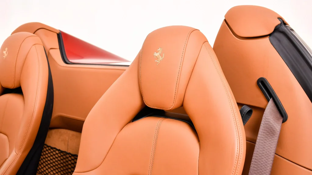 Ferrari F8 Spider Rosso Fiorano Inerior3